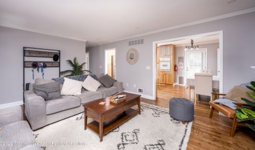 5 Adams Dr, Bricktown NJ 08724-3253 exterior