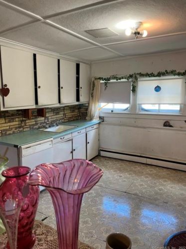 405 Central Ave, Waterbury, CT 06716-2922