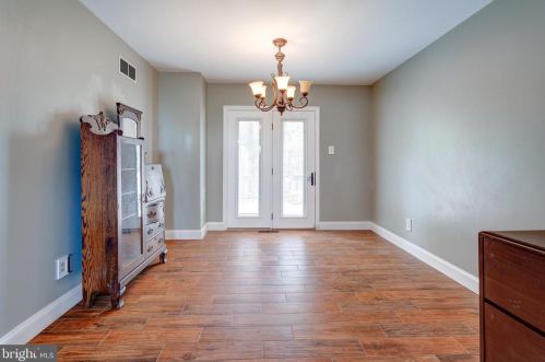 1942 Bergdoll Ave, Boothwyn PA 19061-2618 exterior