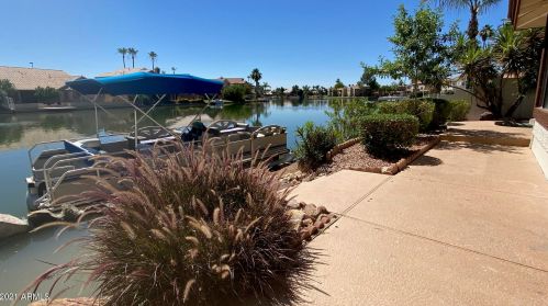 517 Marina Dr, Gilbert AZ 85233-6613 exterior