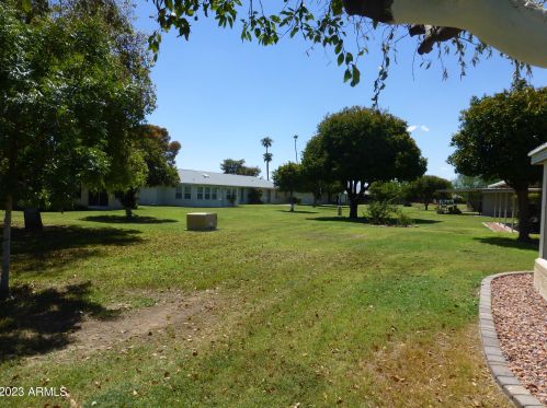 10933 Kelso Dr, Sun City AZ  85351-4655 exterior