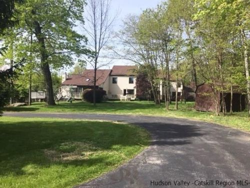 21 Knolls Ct, Woodstock, NY 12498-1742