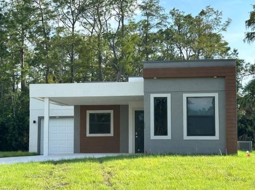 137 Greenbriar Blvd, Lehigh Acres, FL 33972-1001