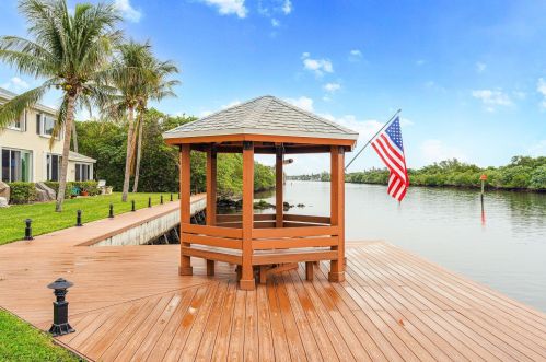 828 Kokomo Key Ln, Delray Beach FL  33483-6027 exterior