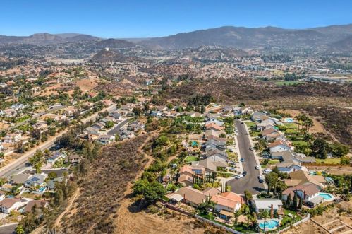 3806 Via Escuda, La Mesa CA 91941-7315 exterior