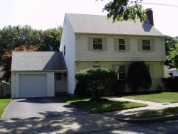 12 Richards Cir, Newton, MA 02465-1741