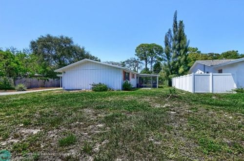 5173 Lake Blvd, Delray Beach FL  33484-4265 exterior