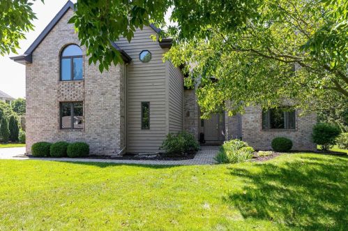 38 Deneveu Cir, Fond Du Lac WI  54935-5457 exterior