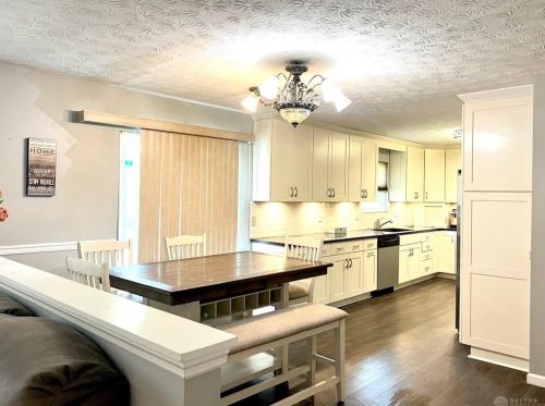 20 Clearview Ln, Franklin OH  45005-2390 exterior