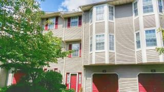 42 Winged Foot Ln, Washington, NJ 07882-1526