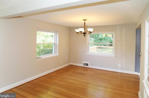 7313 Camp Alger Ave, Falls Church VA  22042-3711 exterior