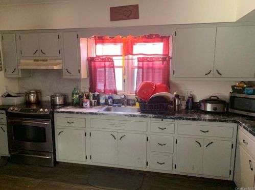 29 Meriline Ave, Newburgh NY  12553-6519 exterior