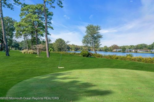 274 Kingston Ct, Lakewood NJ  08701-8172 exterior