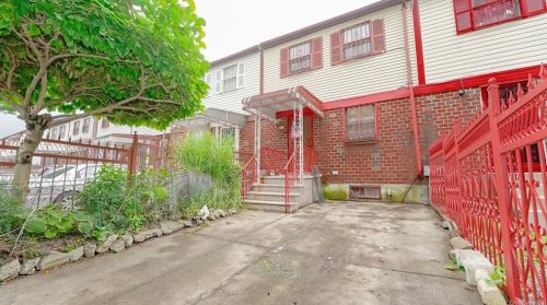 667 158th St, Bronx, NY 10456-7759