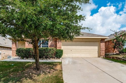 1233 Mountain Air Trl, Fort Worth, TX 76131-5446