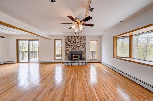 18 Haelen Ter, Middletown, NY 10940-7633
