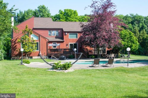 164 Churchville Ln, Southampton, PA 18966-1503