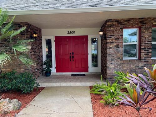 2500 Kings Lake Blvd, Naples FL  34112-5400 exterior