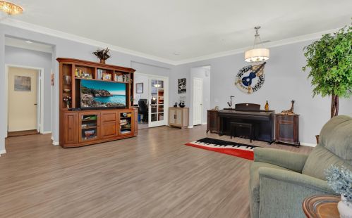 2346 Fallbrook Pl, Escondido CA  92027-6738 exterior