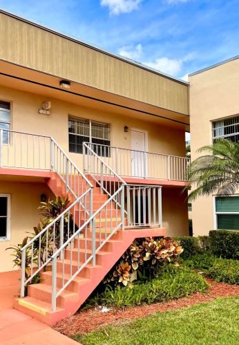 794 Normandy Q, Delray Beach FL  33484-7929 exterior