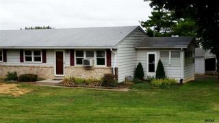 6 Utz Dr, Hanover, PA 17331-9628