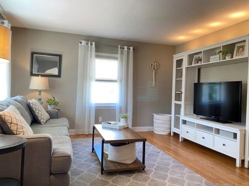 118 Marcroft St, Stratford, CT 06614-3850