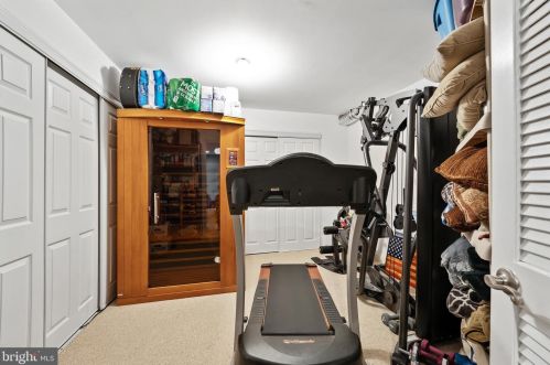 42306 Big Spg Ct, Leesburg VA 20176-6289 exterior