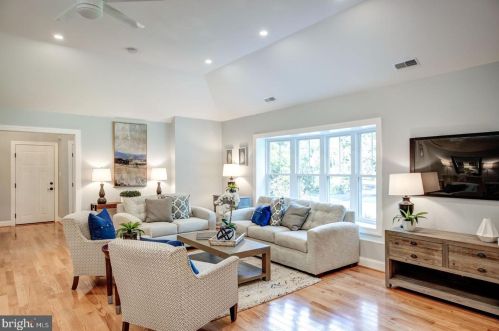 817 Bryn Mawr Ave, Newtown Square PA  19073-4333 exterior