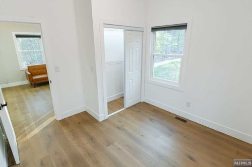 6 Stag Hill Rd, Mahwah NJ  07430-1034 exterior