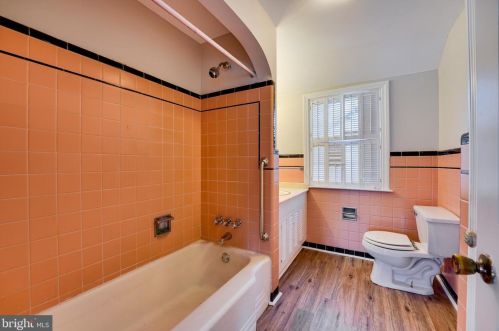 129 Township Line Rd, Norristown PA  19403-4352 exterior