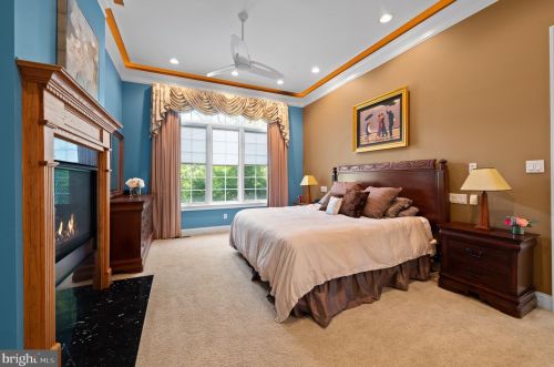 100 Deer Vly Ln, Wilmington DE  19807-1912 exterior