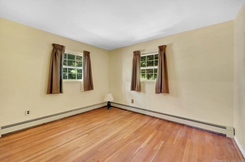 61 Cow Path Dr, Stamford CT  06902-1016 exterior