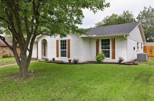 1605 Versailles Dr, Richardson, TX 75081-1921