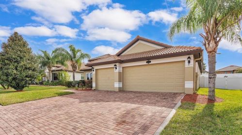 3935 Sunset Lake Dr, Lakeland, FL 33810-2840