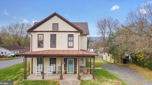 284 Massanutten St, Strasburg VA  22657-2301 exterior