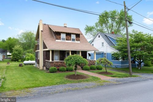 142 Virginia St, Strasburg, VA 22657-1620