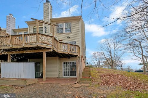 8858 Eagle Rock Ln, Springfield VA  22153-1727 exterior