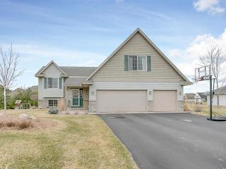 6072 Goodview Trail Bay, Lino Lakes, MN 55038-7472
