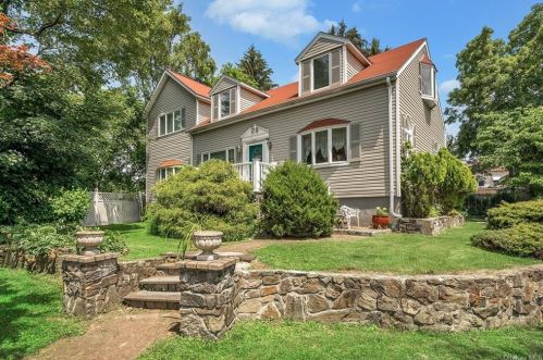 47 Malcolm St, Crotonville NY  10562-3241 exterior