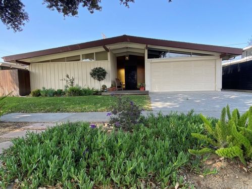 7119 Lanai St, Long Beach, CA 90808-4345