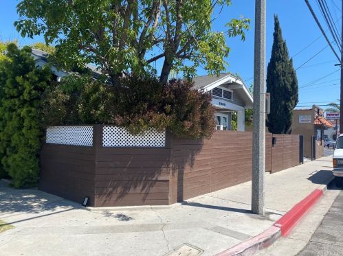 3305 10th St, Long Beach, CA 90804-5050