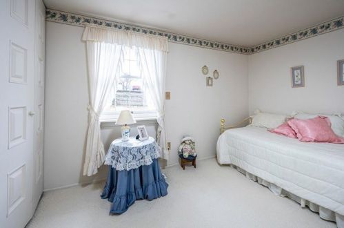 27 Greenview Dr, Jeannette PA  15644-9674 exterior