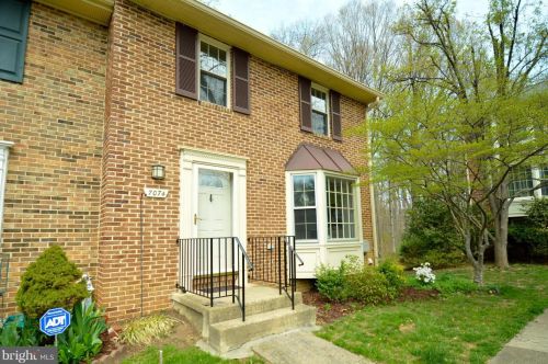 7074 Leewood Forest Dr, Springfield VA  22151-3925 exterior