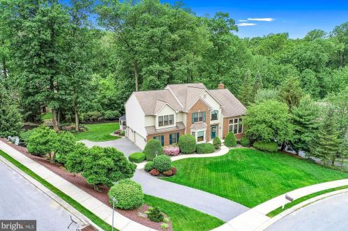 306 Deer Path Dr, Red Lion PA  17356-7800 exterior