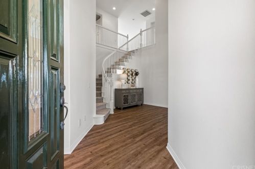 22703 Silver Oak Ct, Santa Clarita, CA 91390-4190