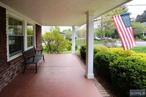 212 Elmwood Ave, Ho Ho Kus, NJ 07423-1121