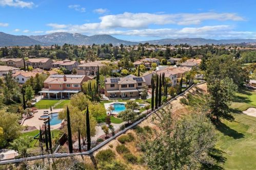 32862 Pine Cir, Temecula CA  92592-1369 exterior