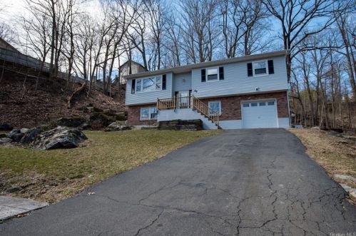 47 Park Rd, Stony Point, NY 10980-1111