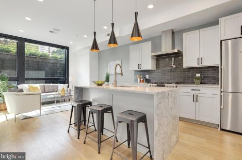 2216 11th St, Washington, DC 20001-4043