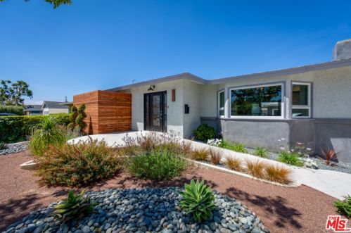 1833 Nipomo Ave, Long Beach, CA 90815-3643